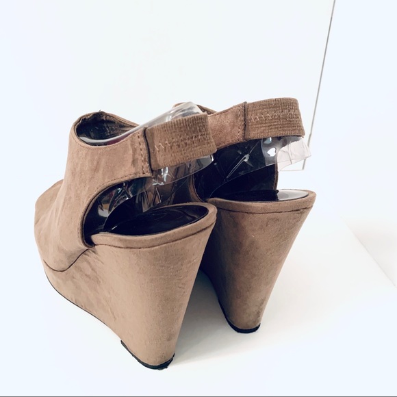 Carlos Santana Platform Wedge - Picture 4 of 12